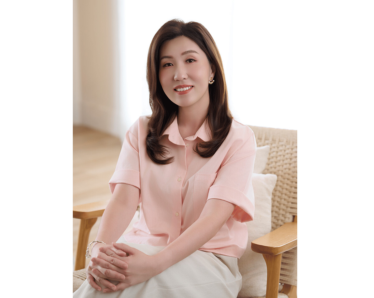 談起決定發起「粉紅重生公益計畫」的契機,Lili臉上始終帶著溫柔卻堅定的神情,這份初心的源頭,來自於她深耕醫療產業多年的信念。 Lili 認為每個生命生來都是完整而美好的,然而在現實中,許多女性卻在經歷生病、抗癌漫長歷程後,留下的卻是身體上的缺損與心靈的創傷。「蓓蕾莉是美的事業,我們很希望幫助病友們回復到當初上帝給她的完美形象。」