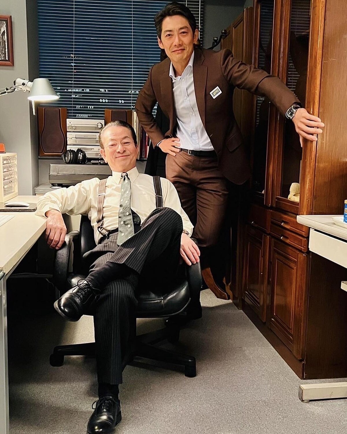 反町隆史(右)與水谷豐合作《相棒》,締造演藝事業第二高峰。
