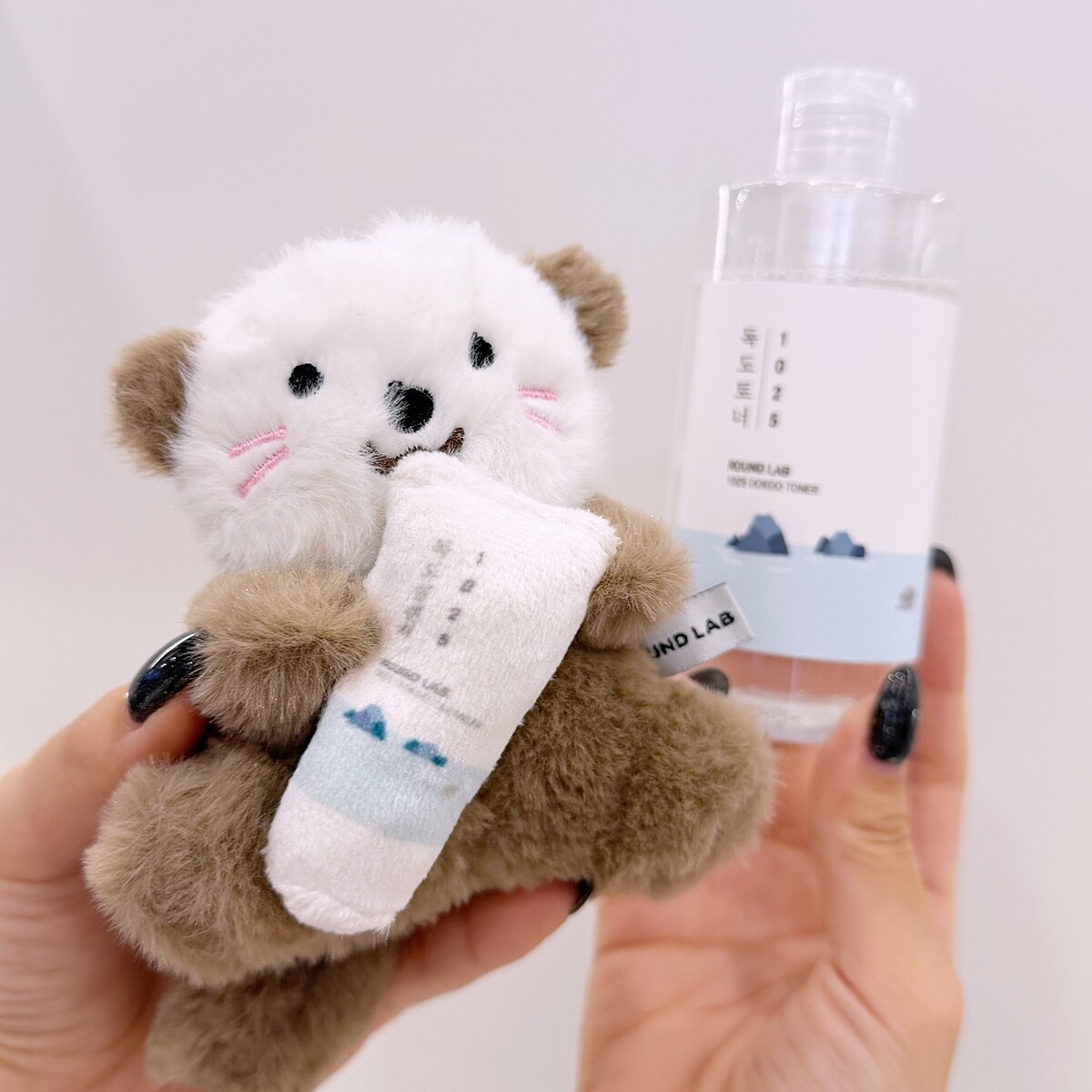ROUND LAB亞洲旗艦店開幕限定活動,有機會扭到超可愛的海獺娃娃。