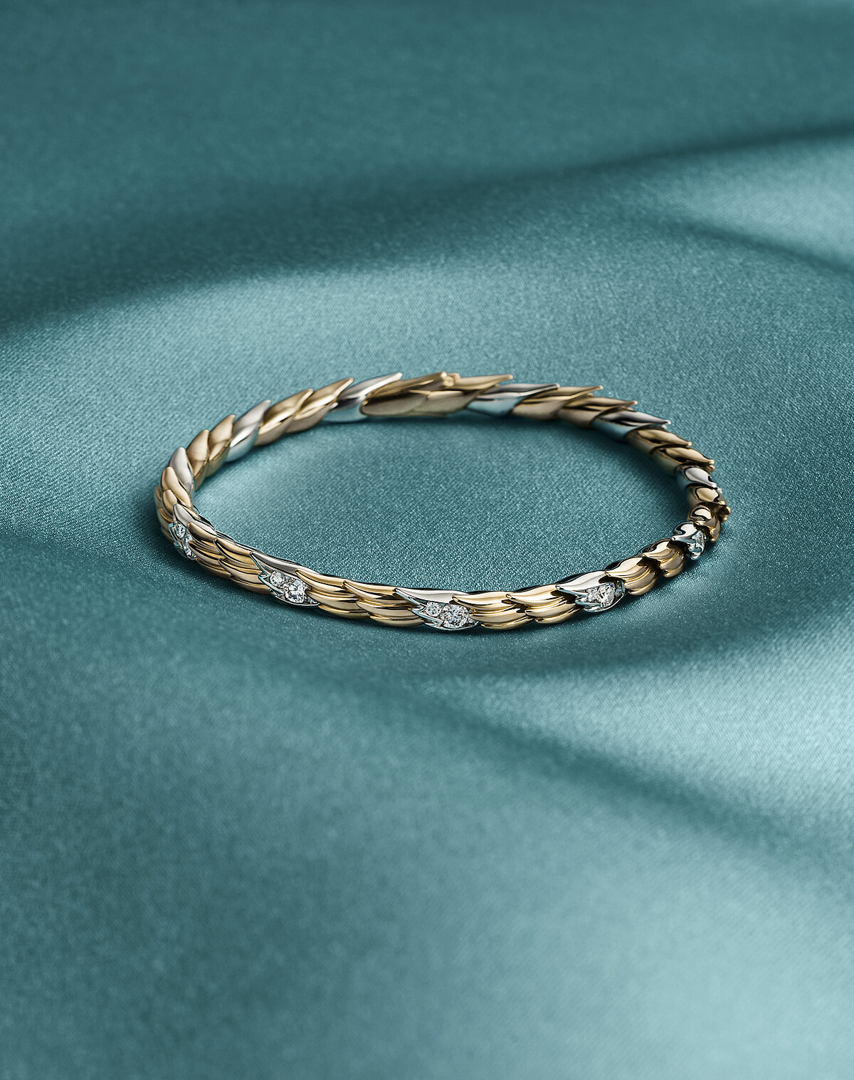 2026新品:Tiffany石上鳥珠寶系列Wings 窄版手鍊 鉑金鑲嵌鑽石,參考價格約NTD 765,000