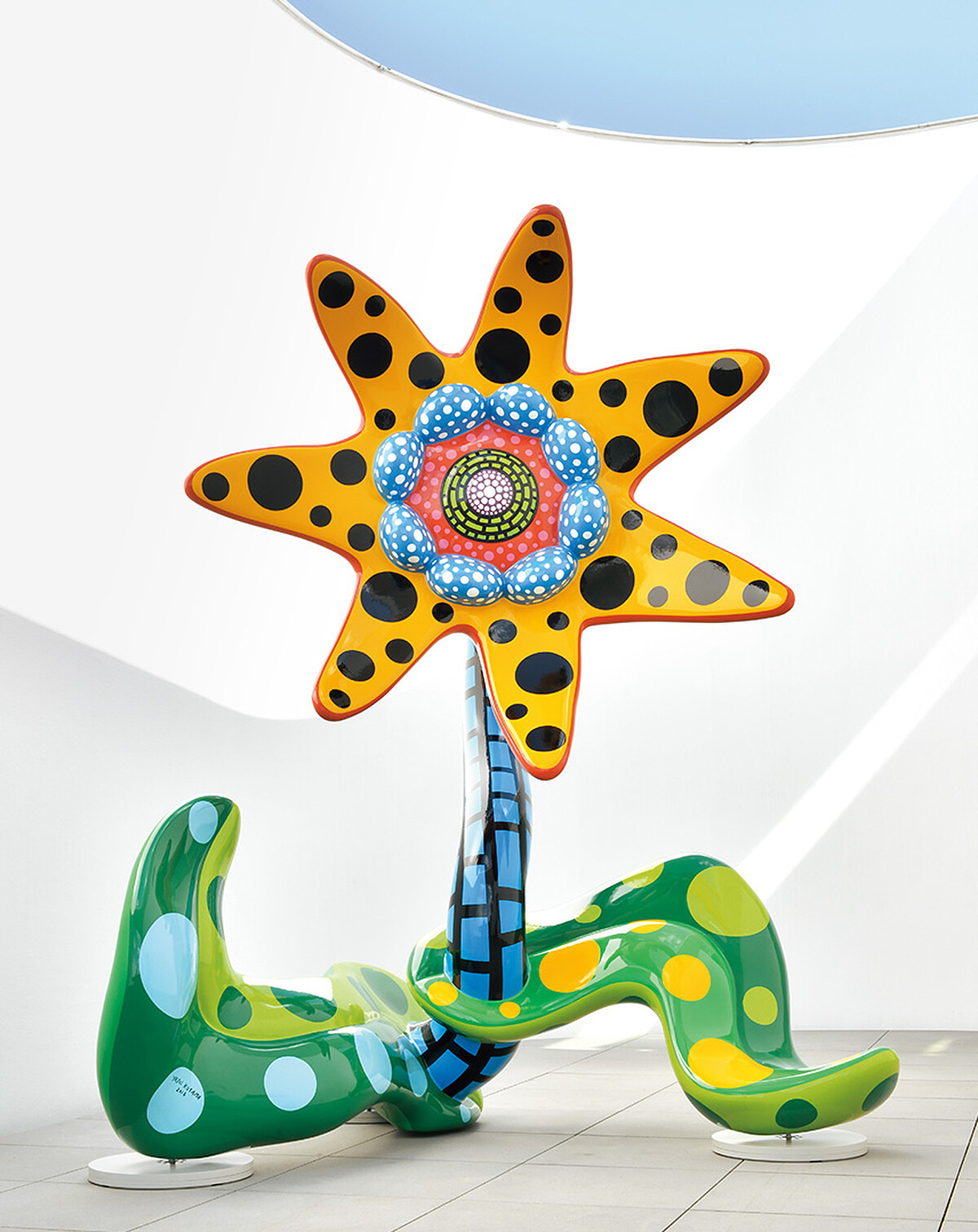《明日綻放的花朵》,2016年。 © YAYOI KUSAMA。
