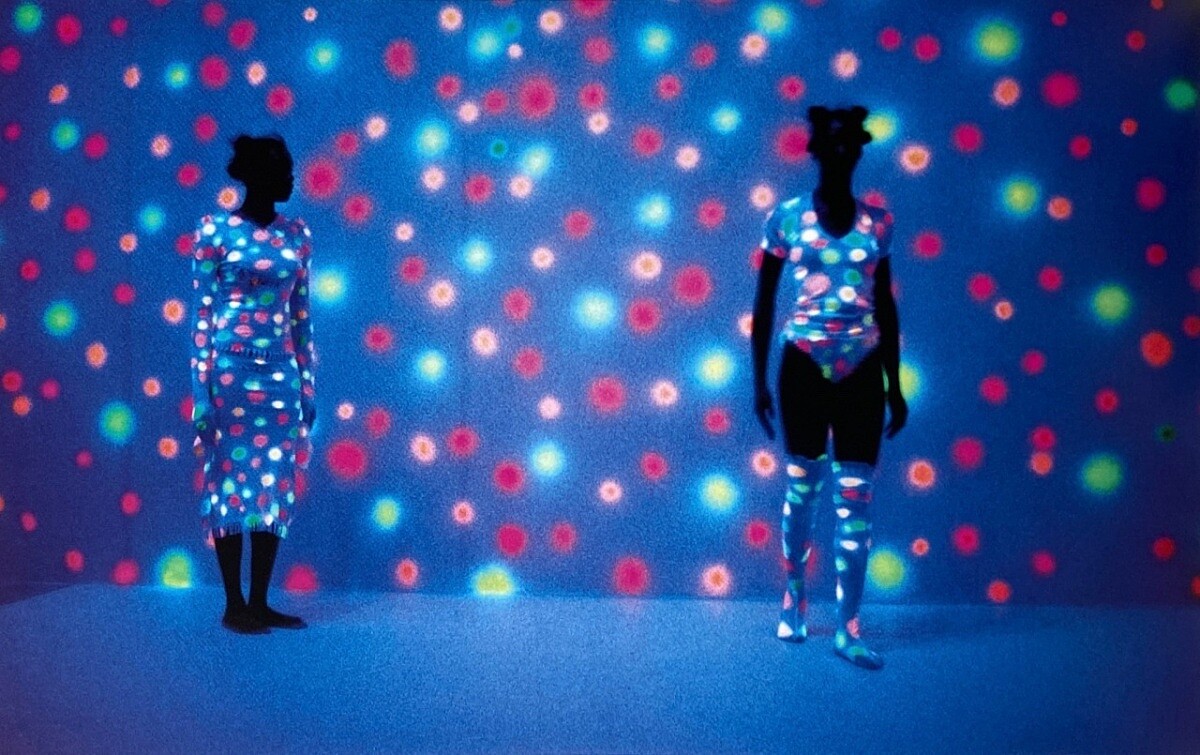 草間彌生 X ISSEY MIYAKE 《Dots Obesession on A-POC》