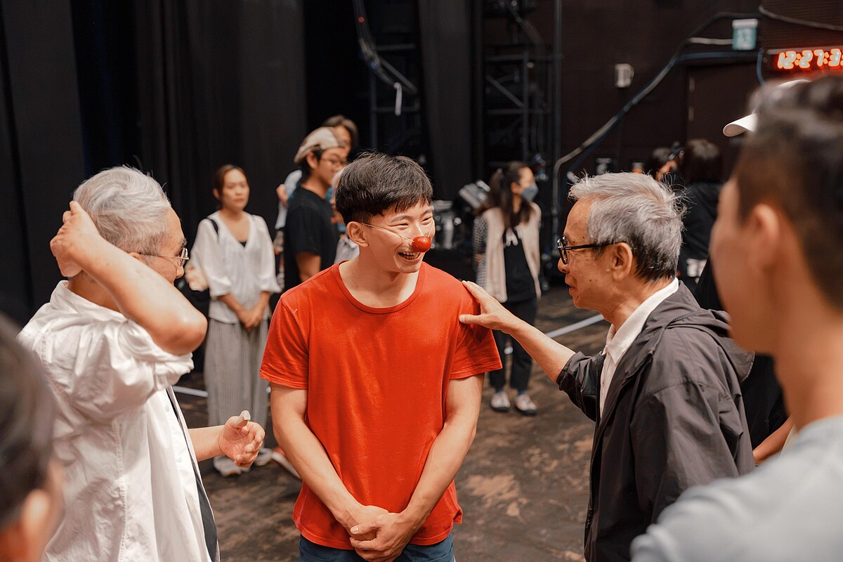 吳念真(右)稱讚「幾米男孩」江宇平(中)的演出,更像林懷民(左)提議在演出中加入「彩蛋」。