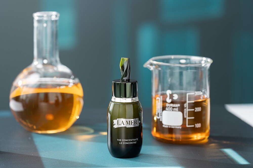 LA MER海洋拉娜濃萃肌能修復精華。