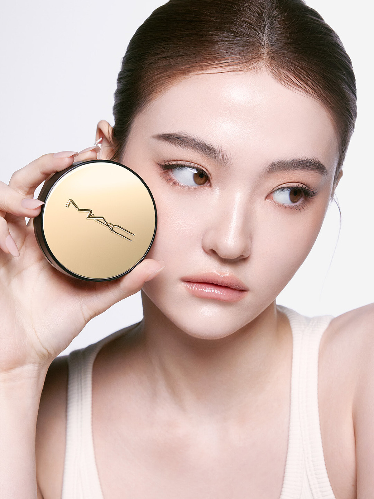 M&middot;A&middot;C 超持妝奢緞氣墊精華 SPF50+/PA+++，整顆NT2,150、補充蕊NT1,600