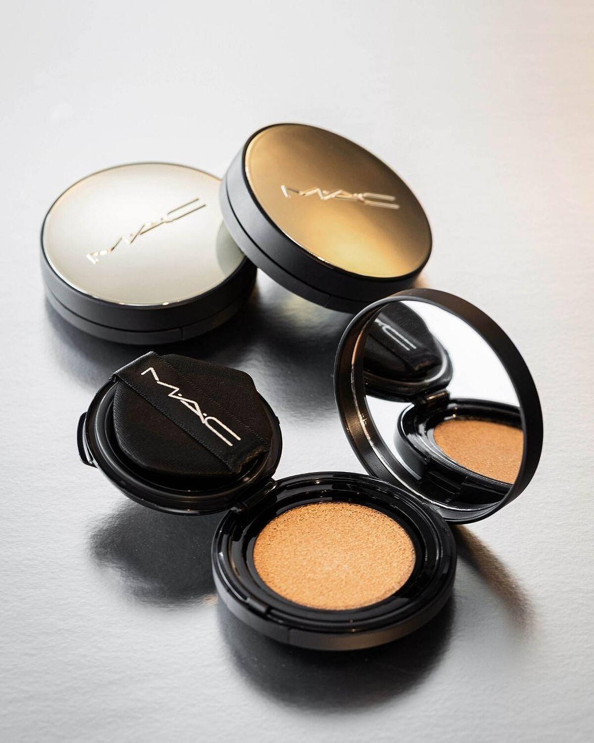 M&middot;A&middot;C 超持妝奢緞氣墊精華 SPF50+/PA+++，整顆NT2,150、補充蕊NT1,600