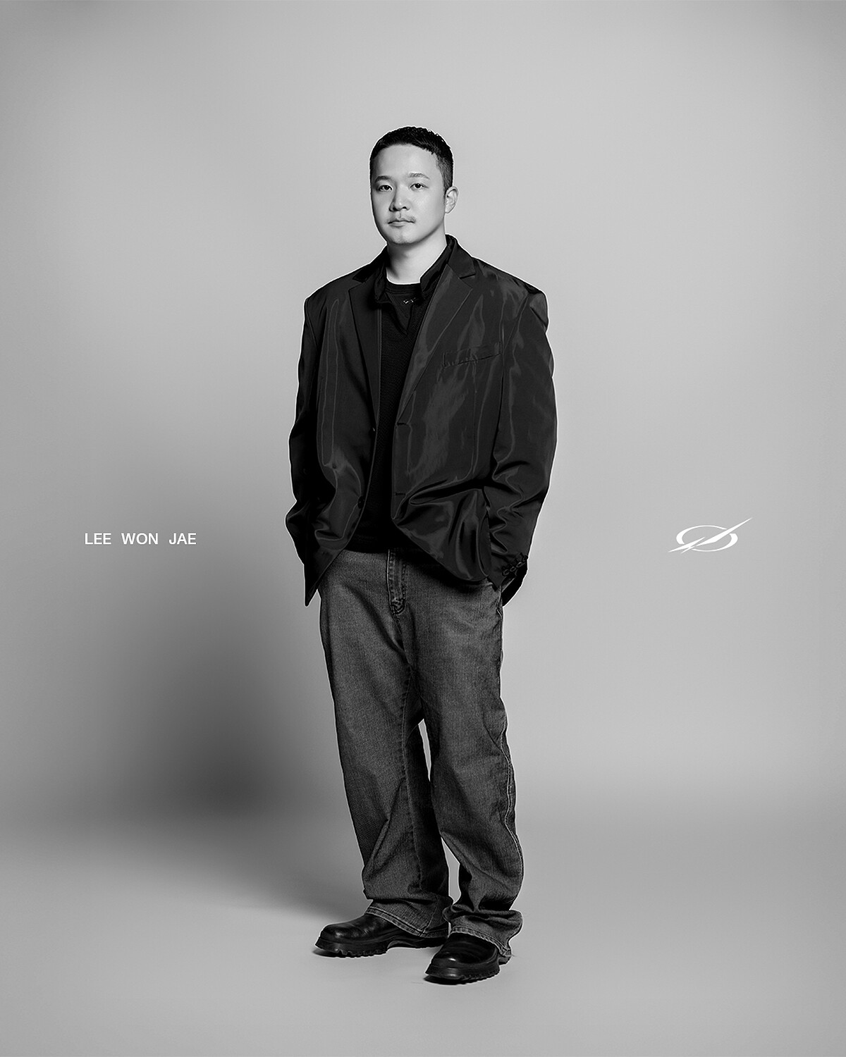 李元宰(Lee Won Jae)1991年出生於韓國,大學主修機械工程,之後因為對時尚產生興趣,開始學習插畫、打版與縫紉,最後轉往服裝設計發展並創立51PERCENT。