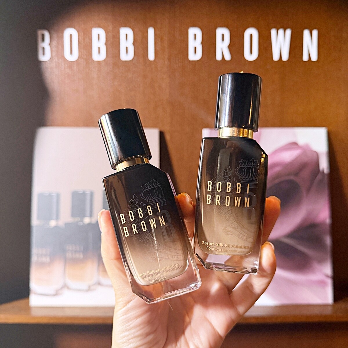 BOBBI BROWN冬蟲夏草緞光精萃粉底。