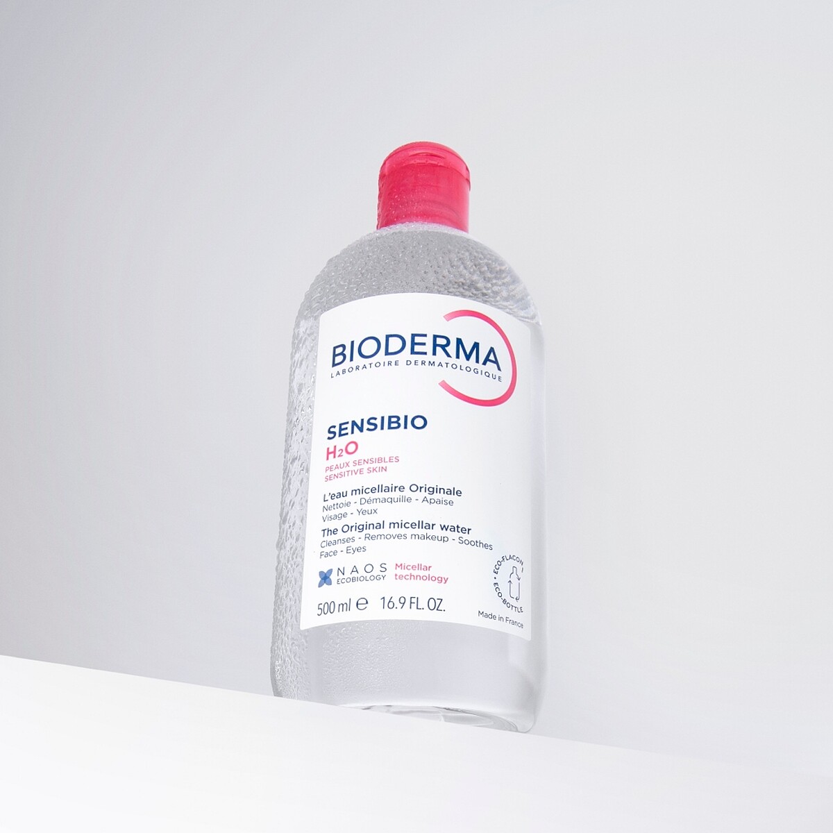 BIODERMA貝膚黛瑪舒敏高效潔膚液全新減塑輕量包裝,採用100%可回收 PET 材質,相較先前包裝減塑 33%。