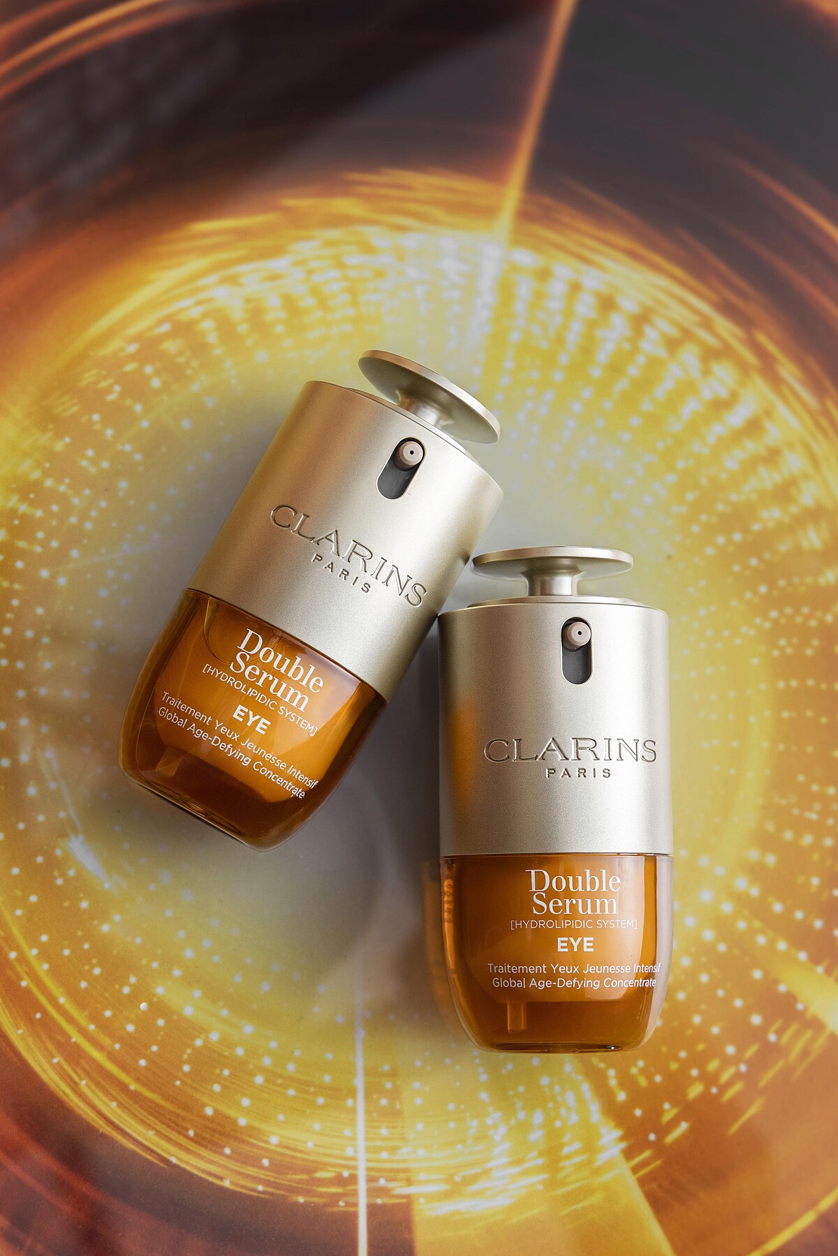 Clarins 黃金亮眼雙萃，NT2,980。