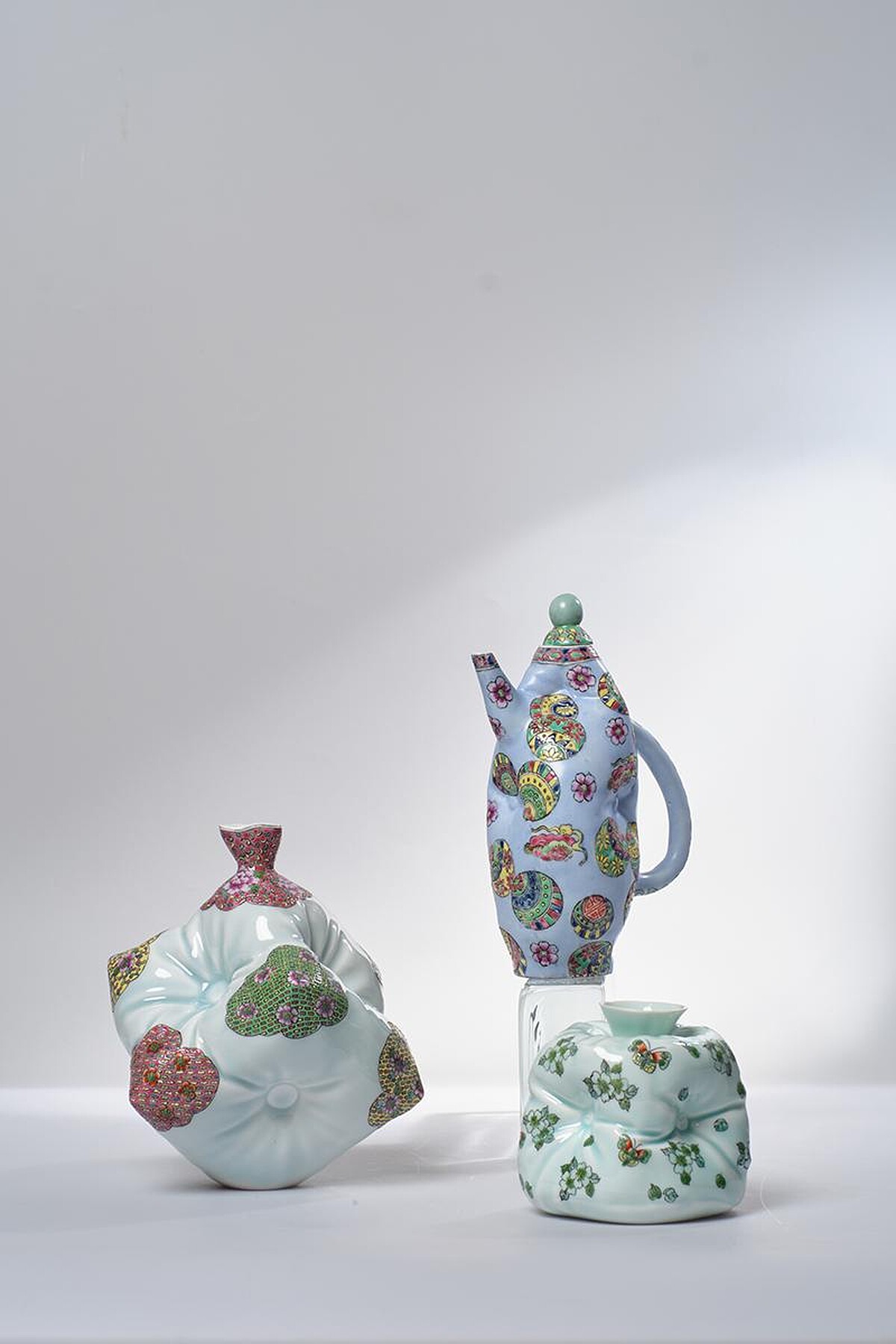 任徐乙凡《繁花》系列作品。