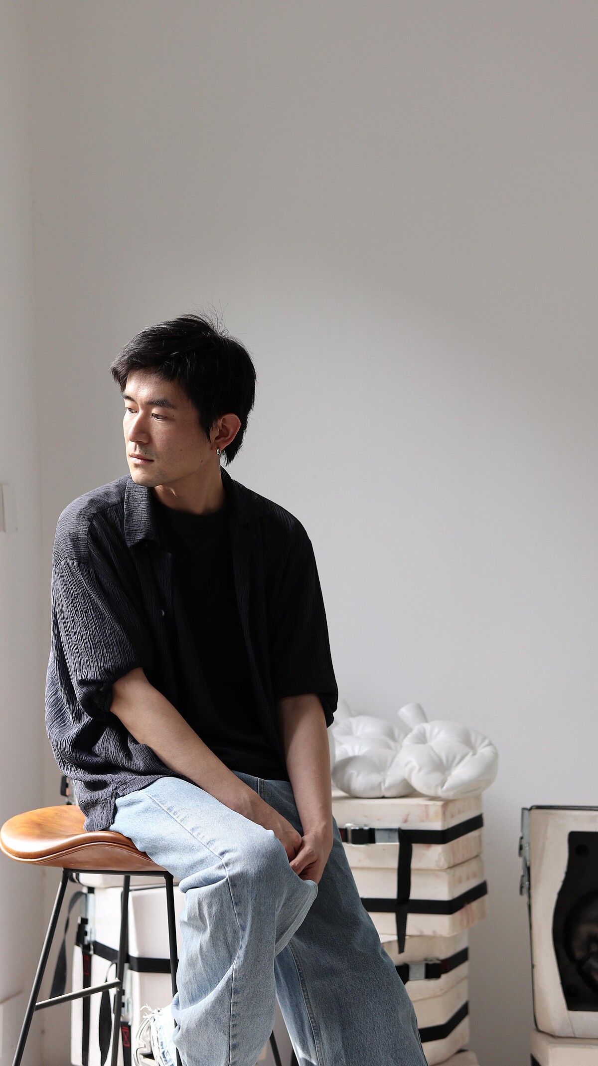 藝術家任徐乙凡個照。