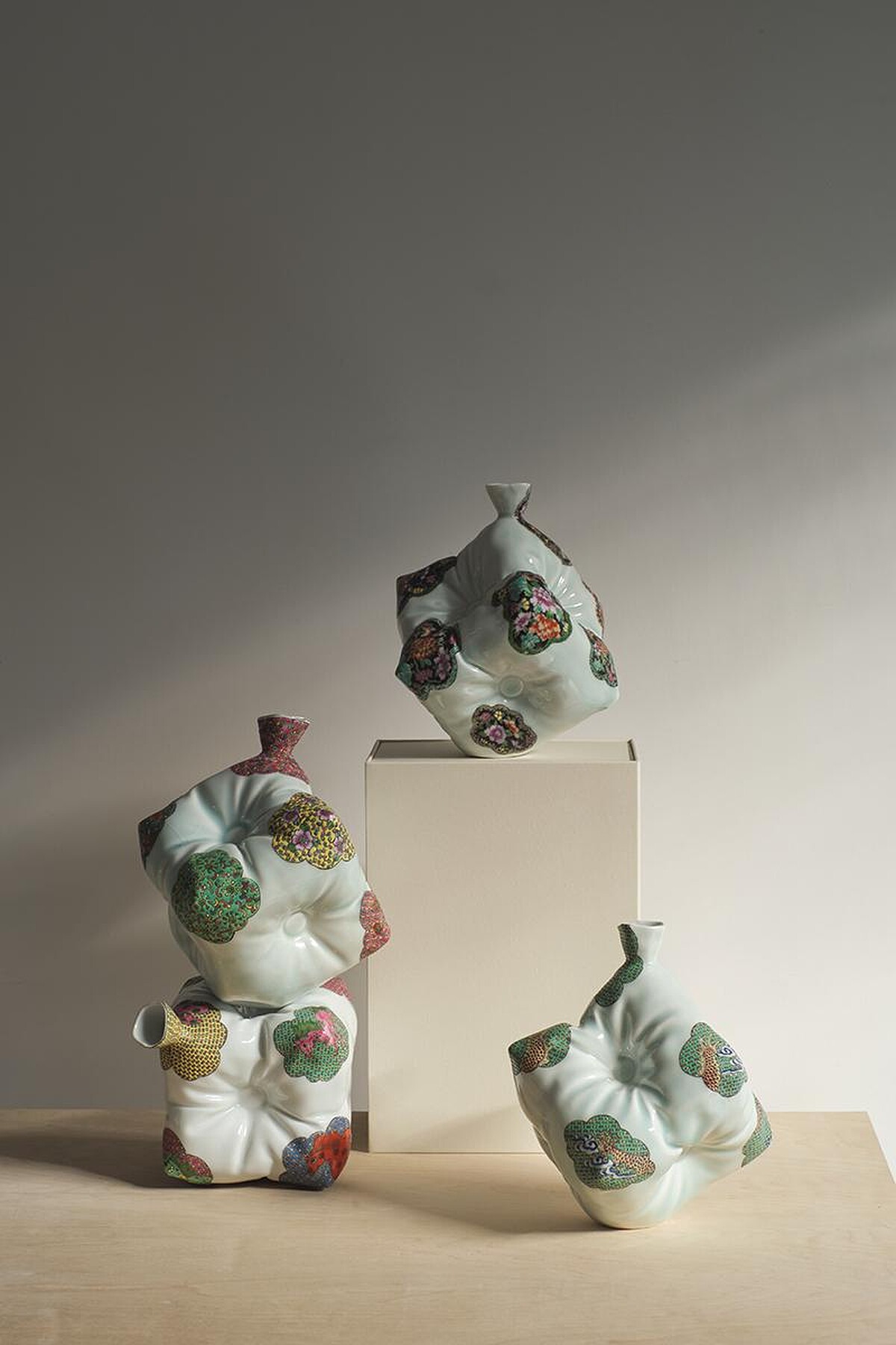 任徐乙凡《繁花》系列作品。