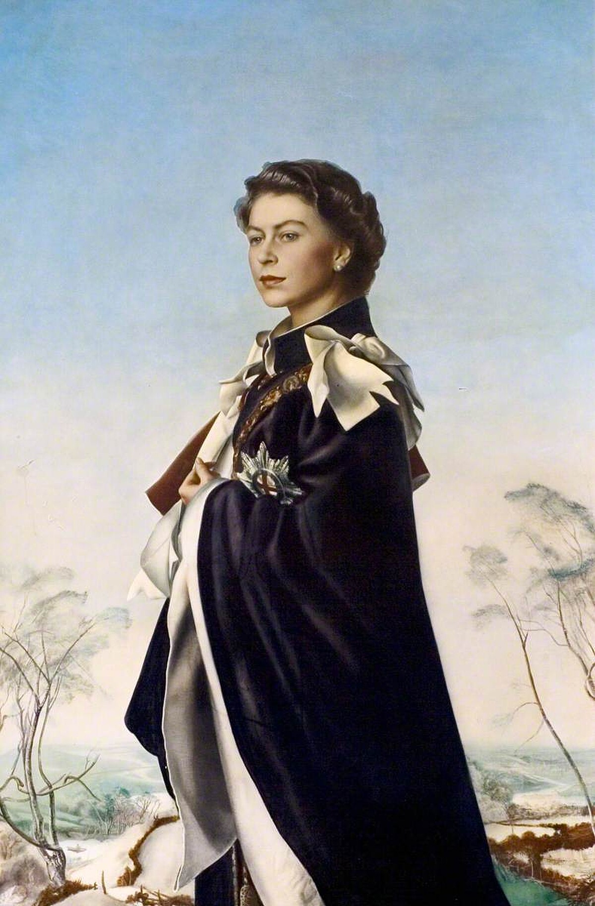 雕塑家Martin Jennings所造的女王塑像，從1956年Pietro Annigoni繪製《伊莉莎白二世肖像》取材。