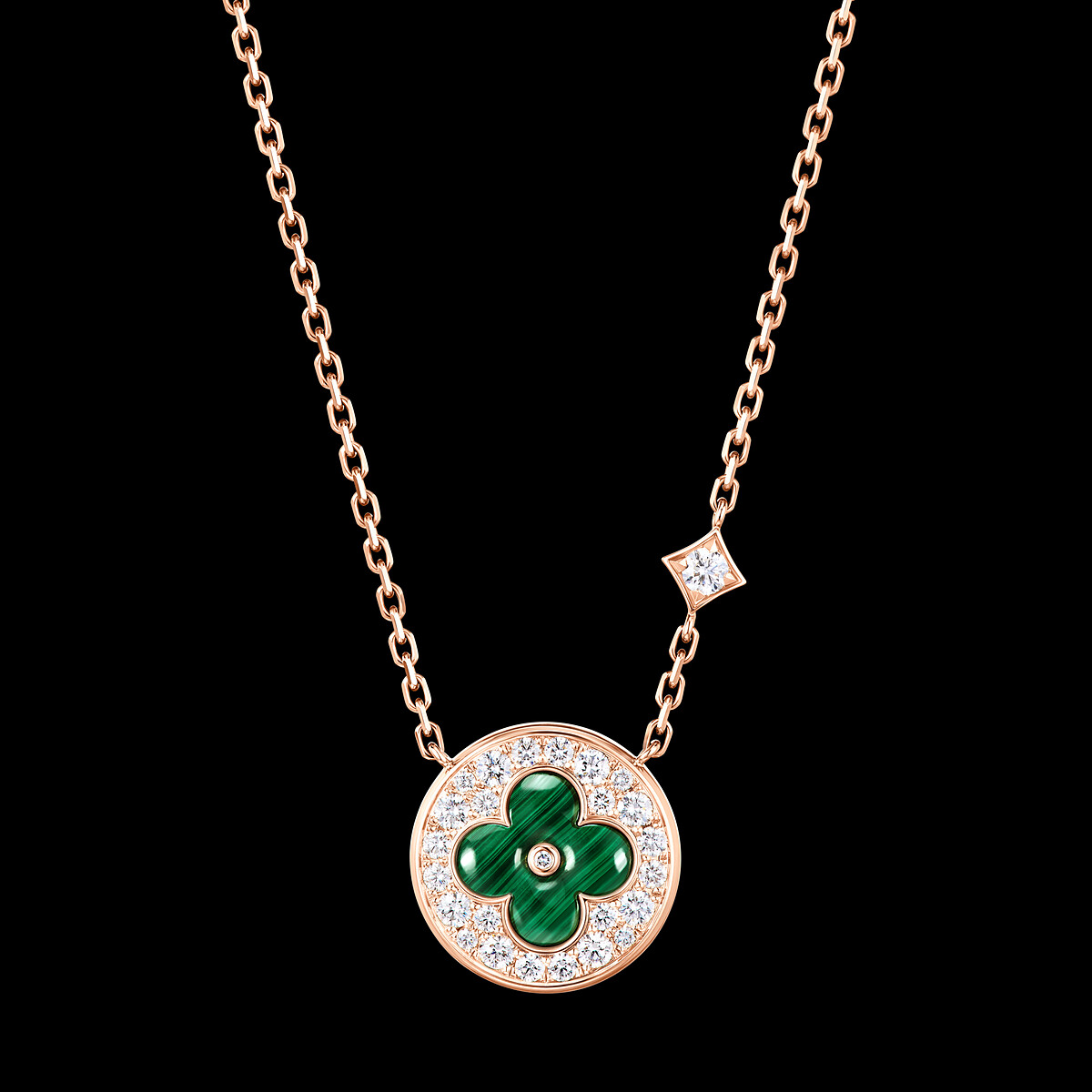 【獨家商品】Color Blossom 孔雀石與鑽石太陽吊墜項鍊 $205,000 (QN1125)