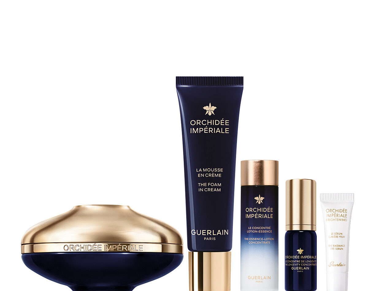 內含:蘭鑽蘊氣氧生乳霜 30ml (正品)、蘭鑽潔顏凝霜 30ml、精華露 15ml、超導新生精華 5ml、白金隔離乳 3ml