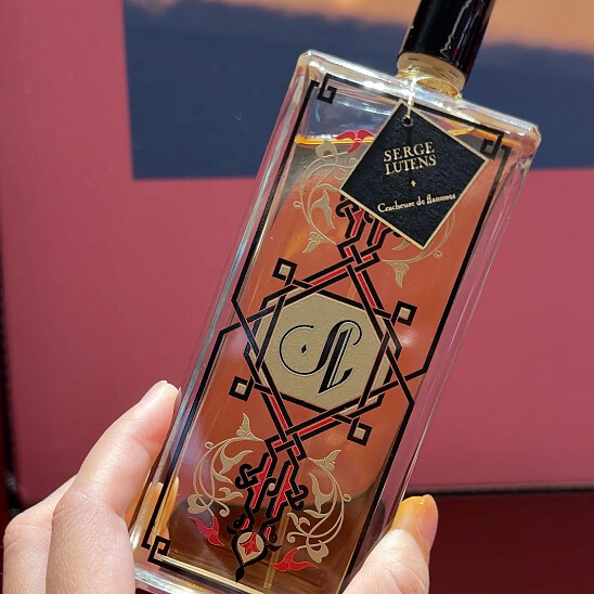 Serge Lutens流金時代系列香精瓶身
