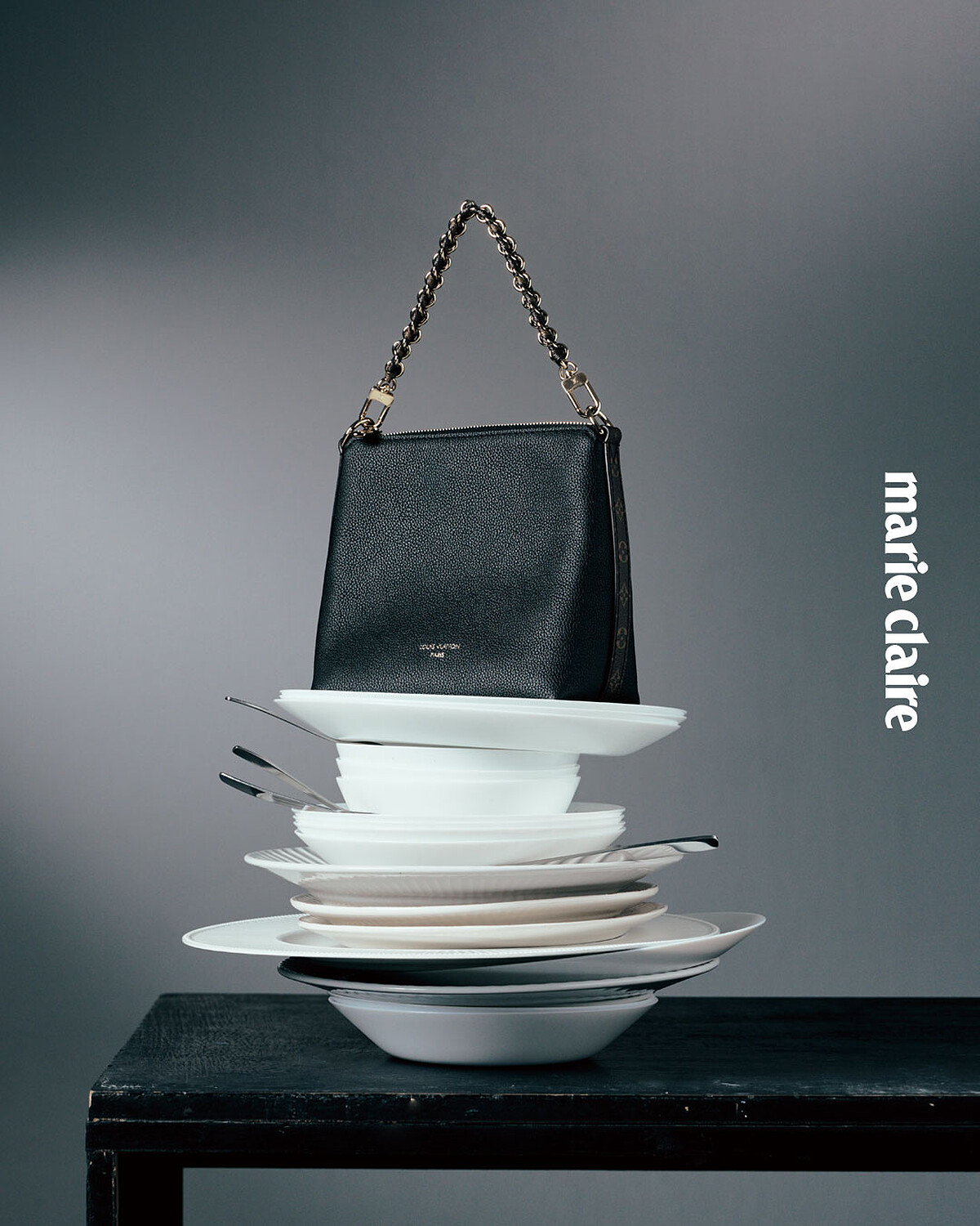 黑色 Multipass Mini,Louis Vuitton。
