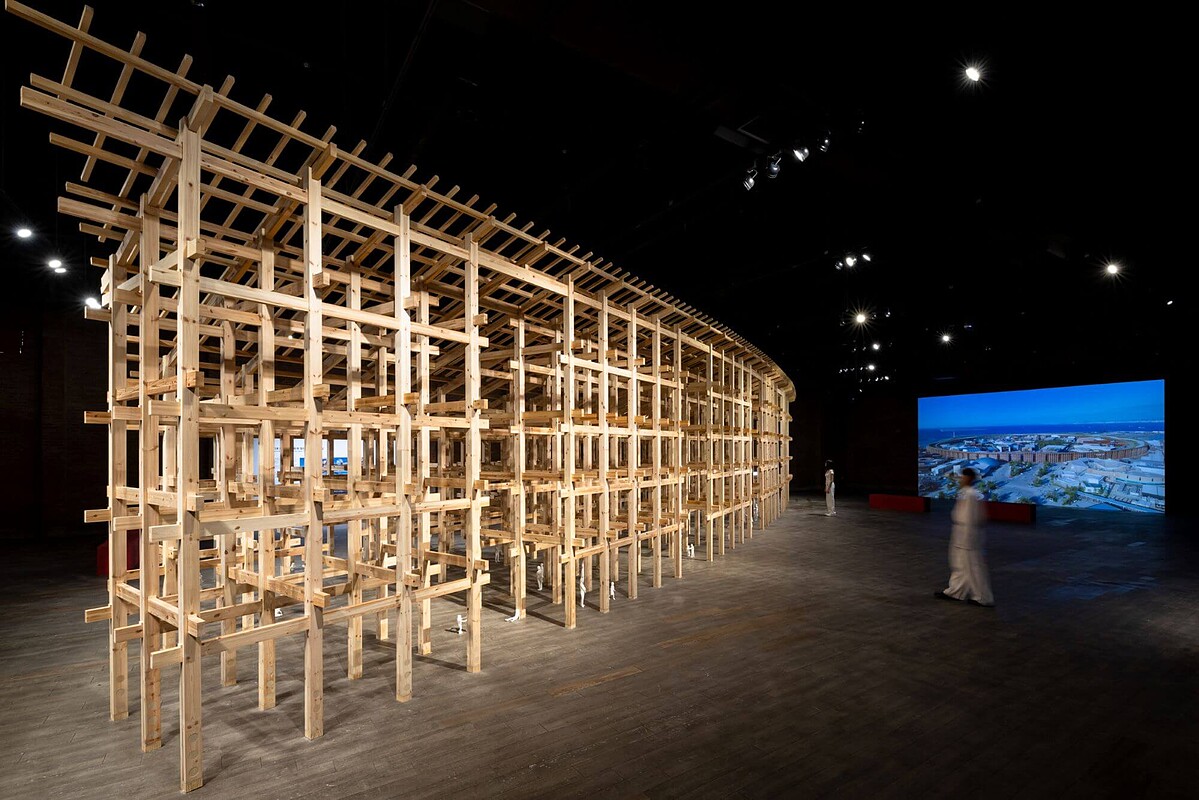 衛星展區帶來「環形大屋頂」1:5大型局部建築模型。 ©忠泰美術館