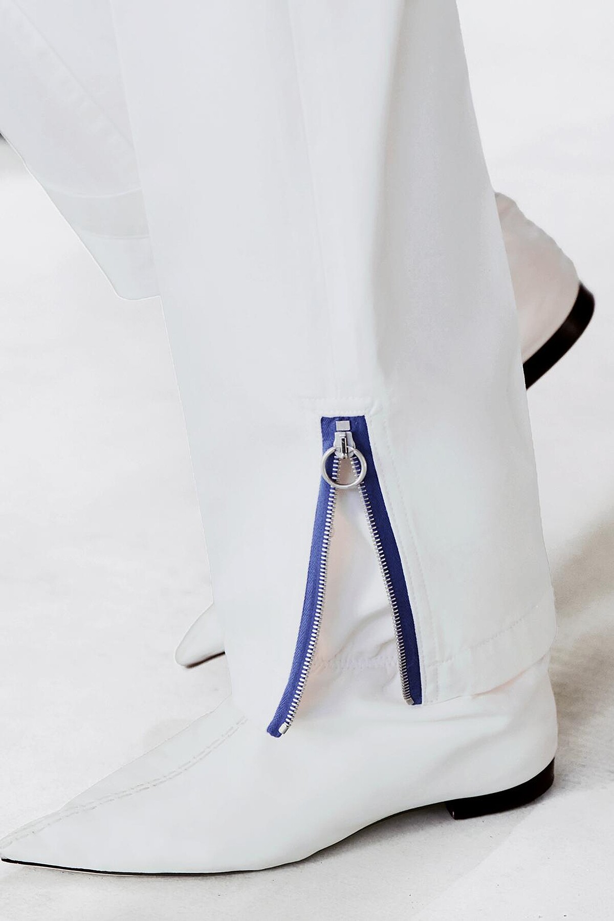  CELINE &Eacute;t&eacute; 2027夏季鞋款。