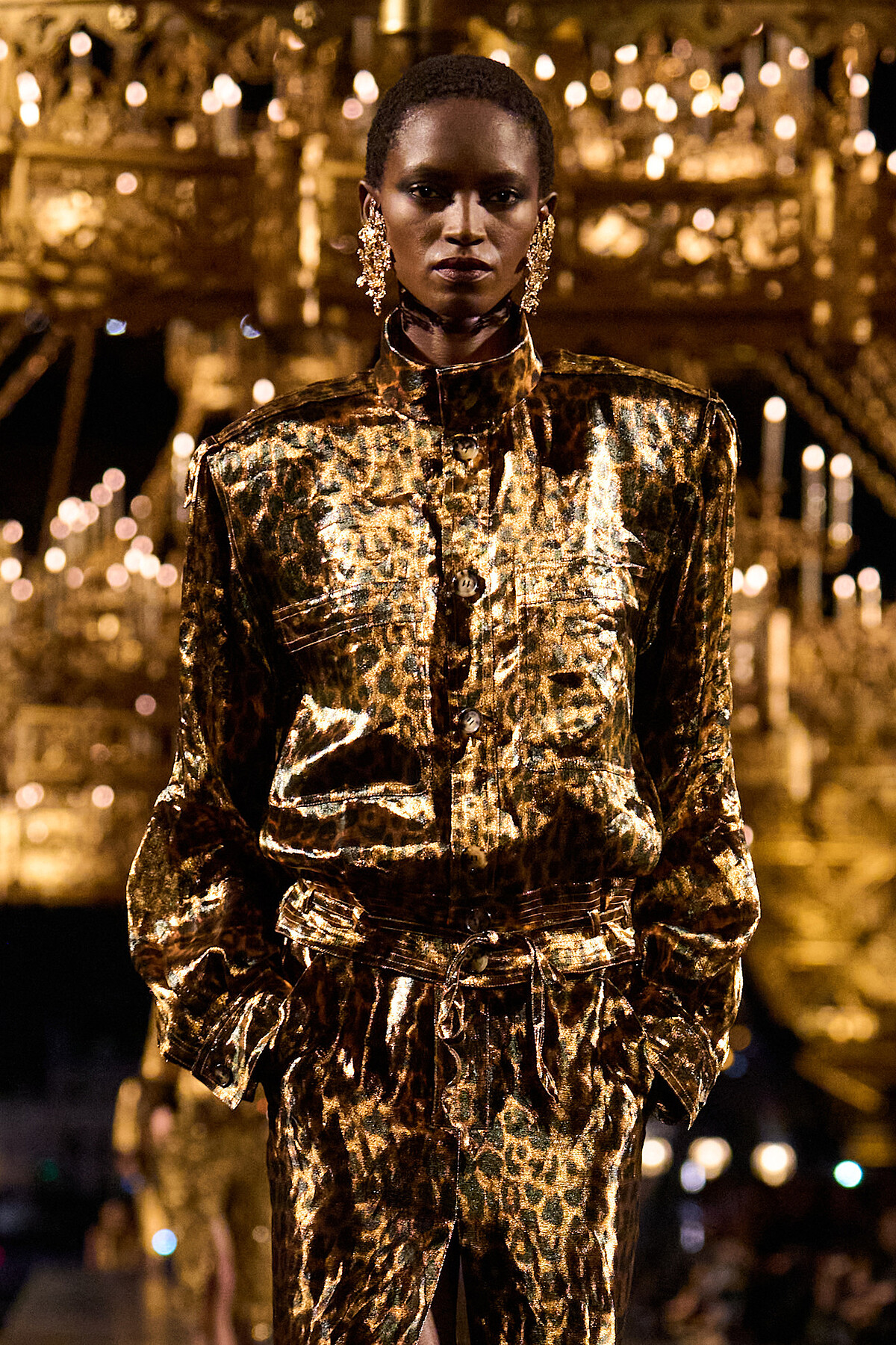 SAINT LAURENT2027春夏大秀系列。