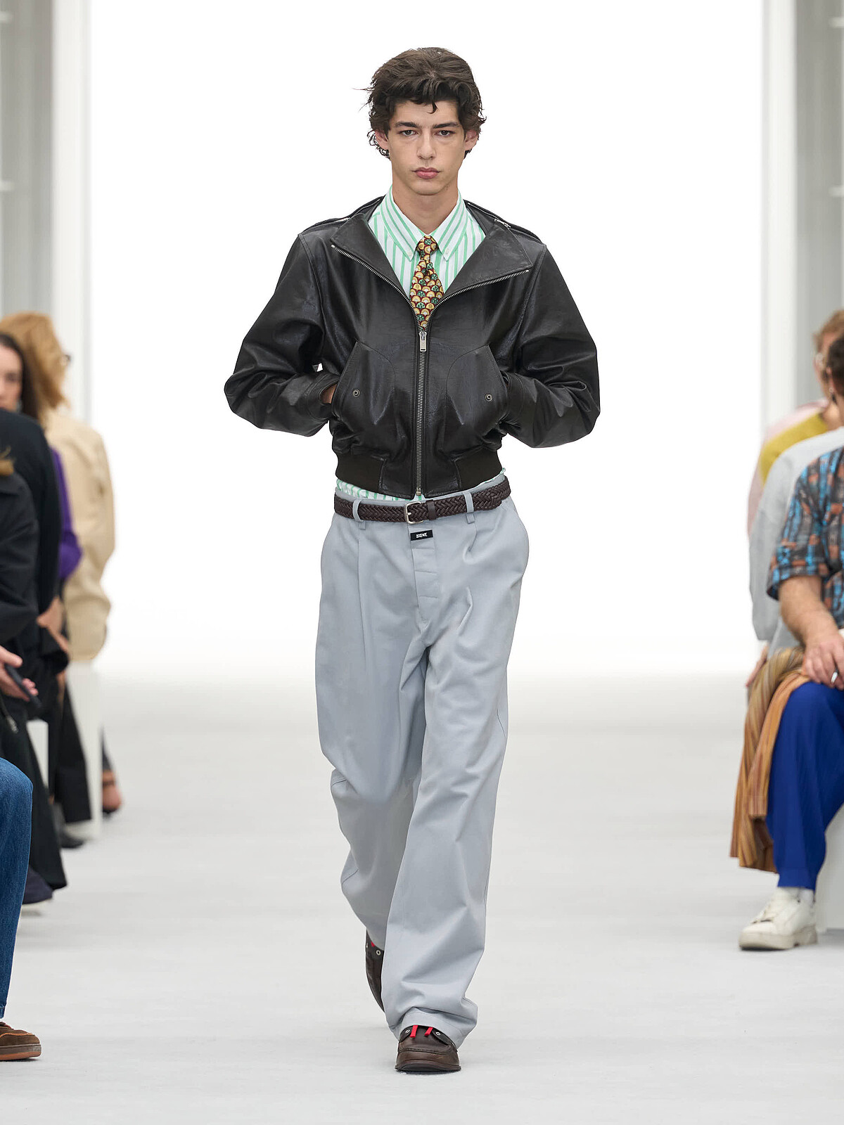 Loewe2027SS大秀系列。