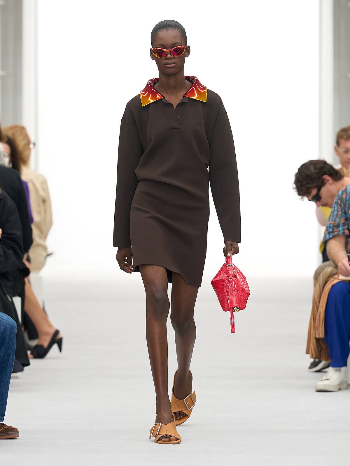 Loewe2027SS大秀系列。