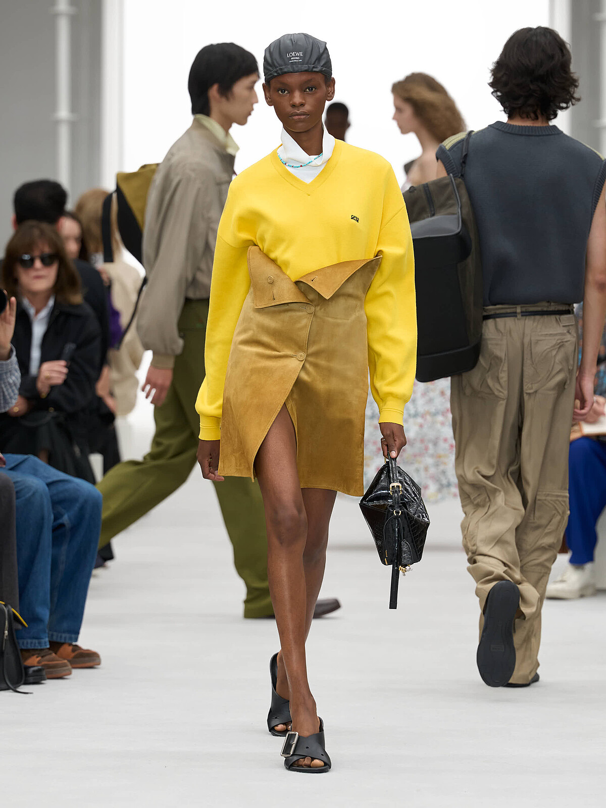 Loewe2027SS大秀系列。