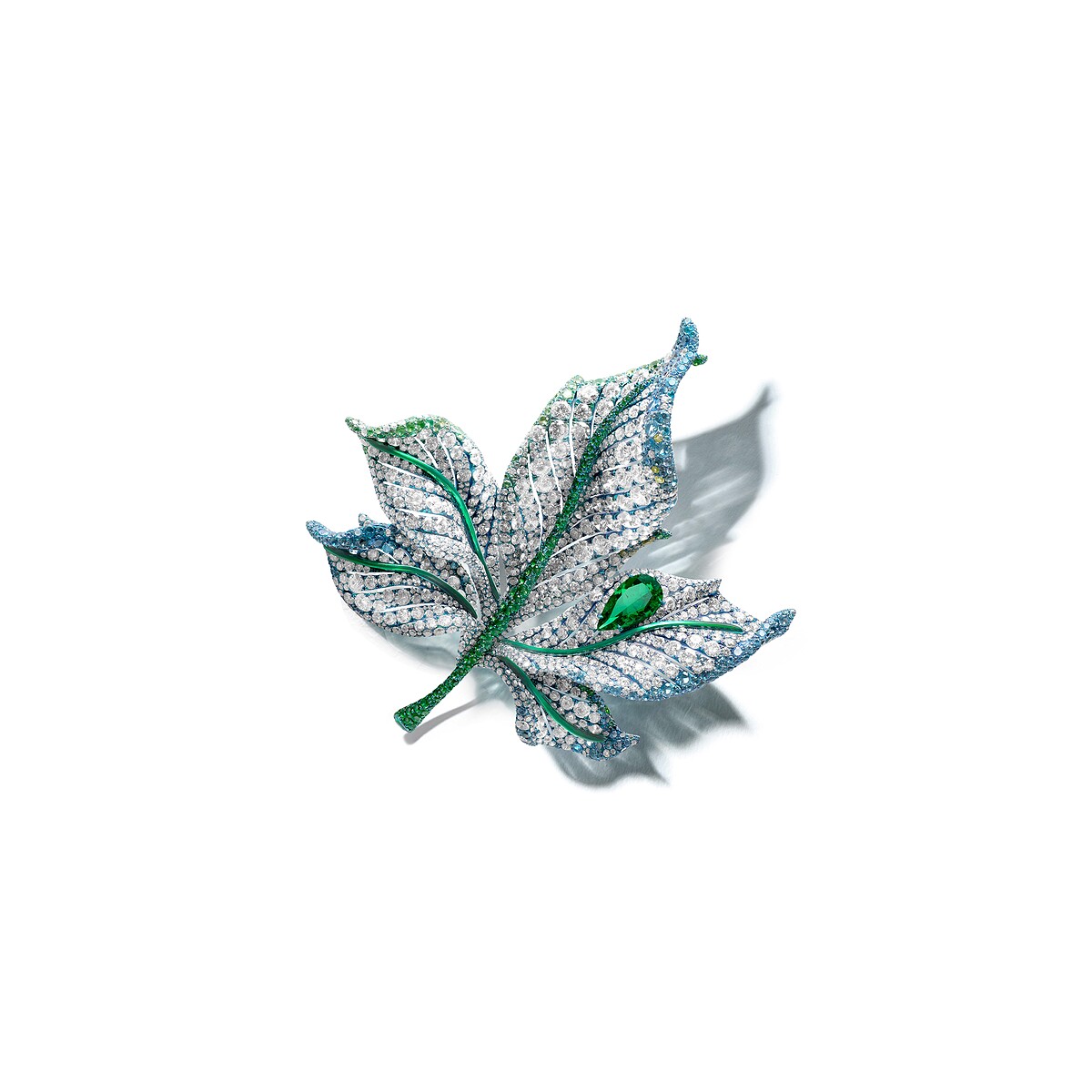 White Label 高級珠寶系列楓葉胸針