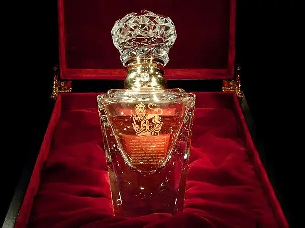 Clive Christian打造的No.1 Imperial Majesty限量收藏版本。