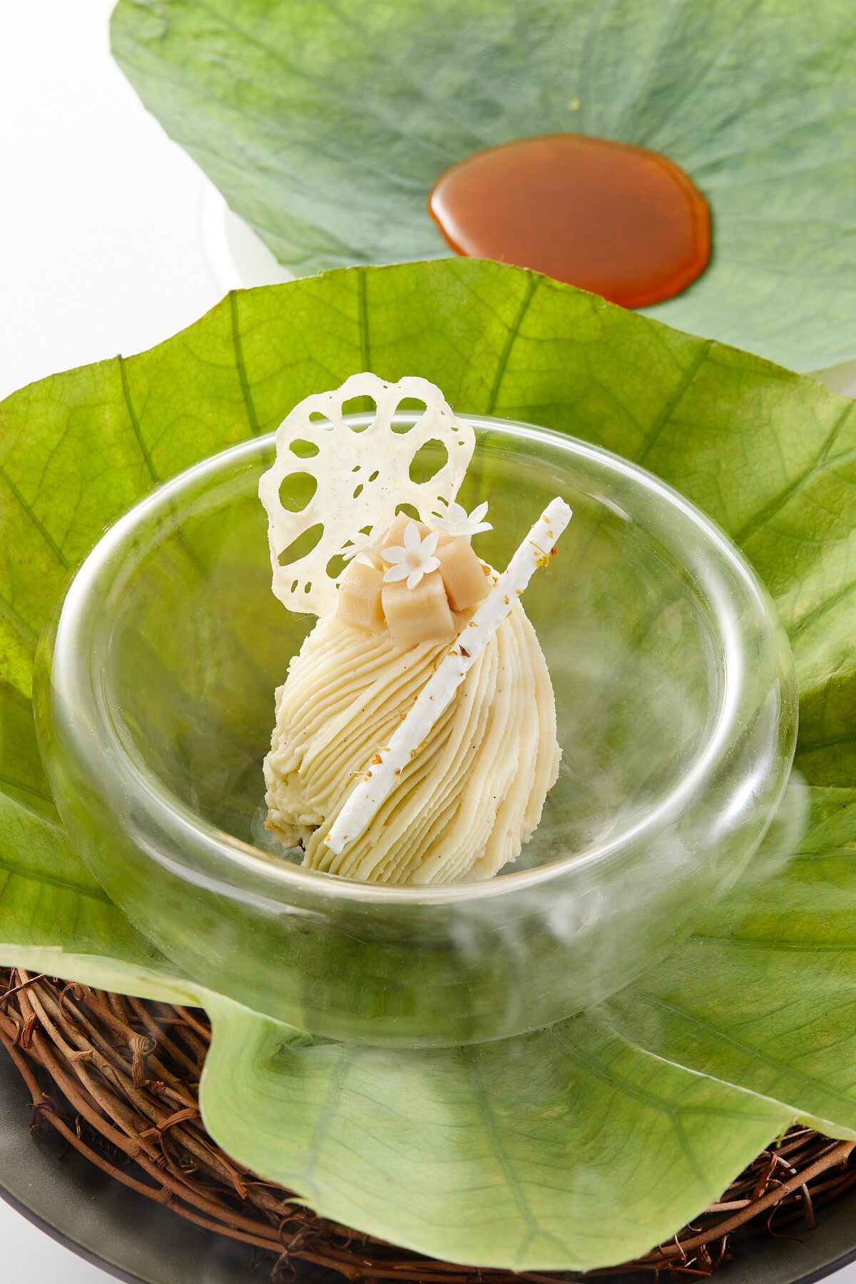 甜點「蓮子蒙布朗」清爽雅緻。