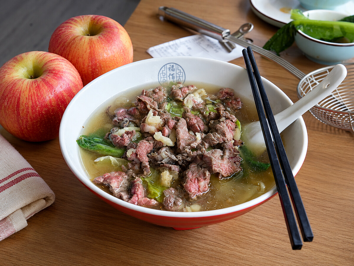牛肉湯加2顆蘋果竟然這麼好喝!「蘋果清燉牛肋條」清甜湯頭喝完想續碗,5步驟煮出秋季高蛋白料理