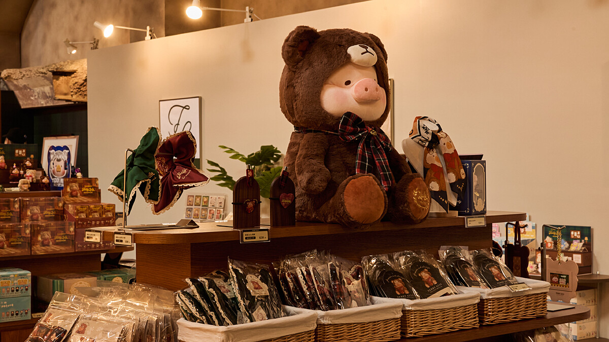 華山快閃店！罐頭豬LuLu「115坪泰迪時空雜貨店」免費拍，黑色長毛限定款、造型冰棒一次收