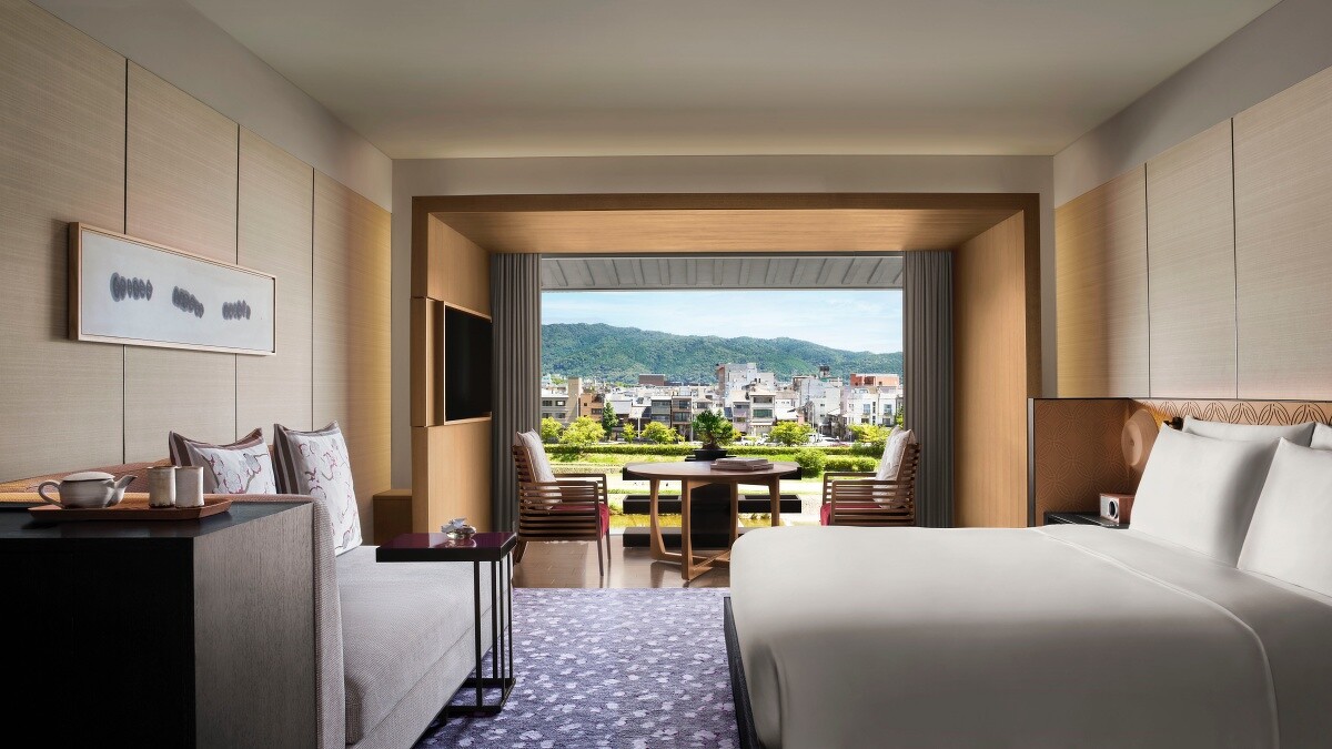 入住的是面朝鴨川的標誌性房型「Grand Deluxe Kamogawa」(鴨川特級豪華客房)。