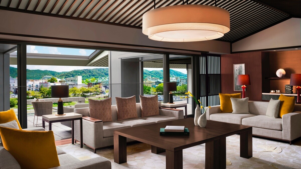 面積最大、最豪華的「麗思卡爾頓套房」(The Ritz-Carlton Suite)。