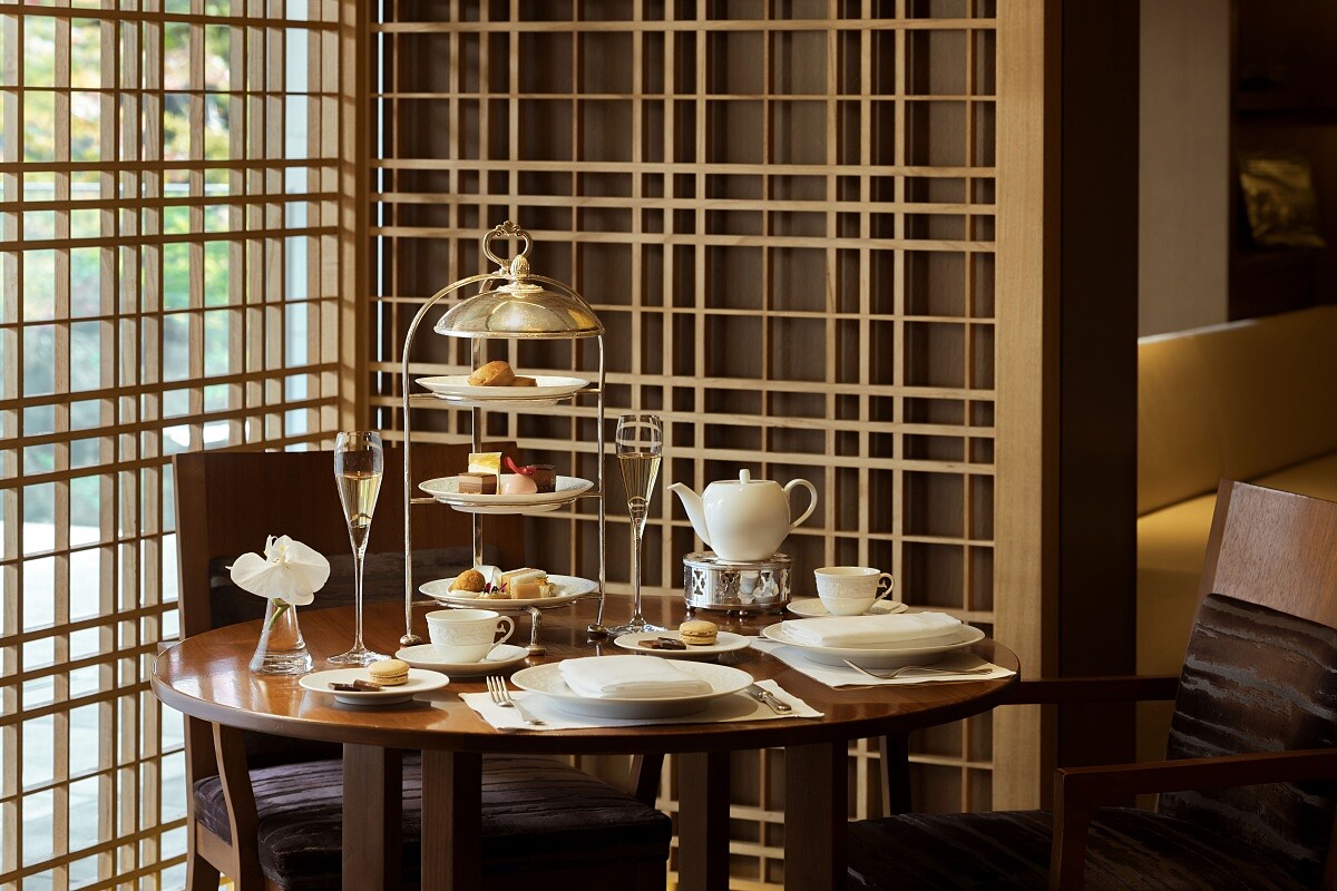 「Lobby Lounge」享用PIERRE HERMÉ PARIS 的下午茶。