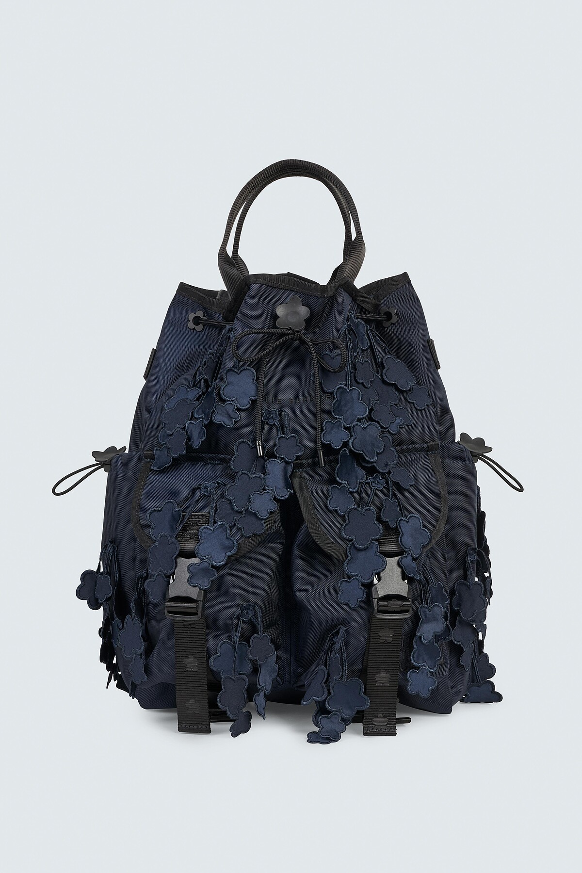 The North Face X Cecilie Bahnsen 聯名系列 Meghan 束口包 NT$ 14,880。