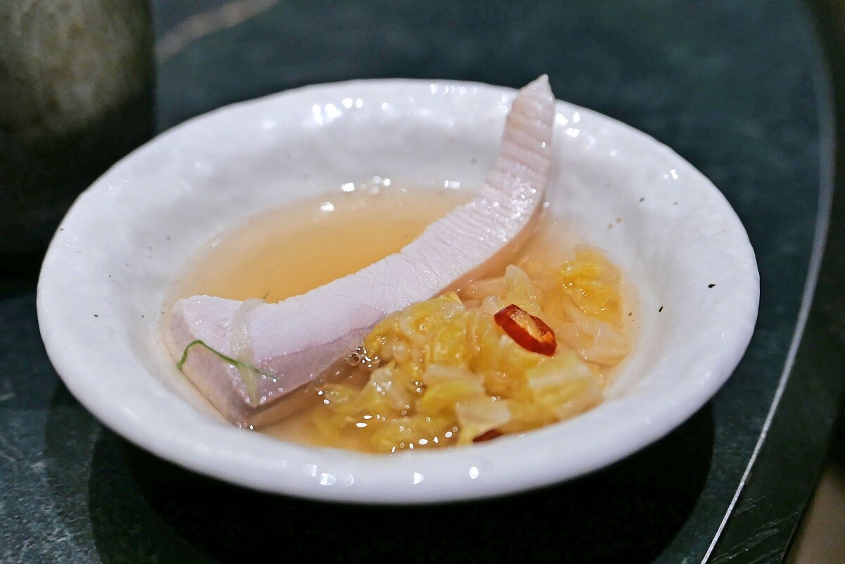 山花椒細緻的香氣與魚肉相當搭襯。
