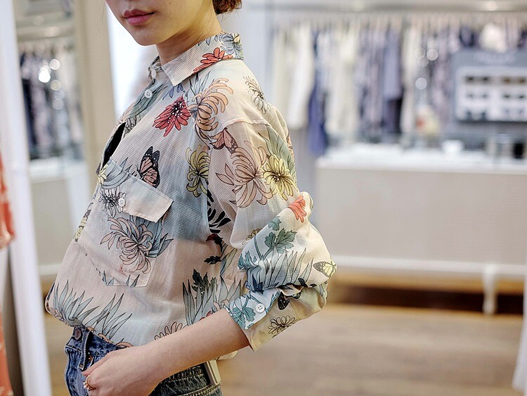 Ambre，經典Paul & Joe花色，在他們的彩妝保養品包裝上也可以找到一樣的印花！