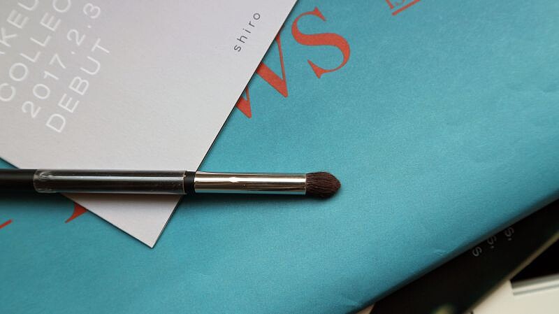 NARS的Eye Contour Brush 14，用來沾取眼影上色用的錐形刷