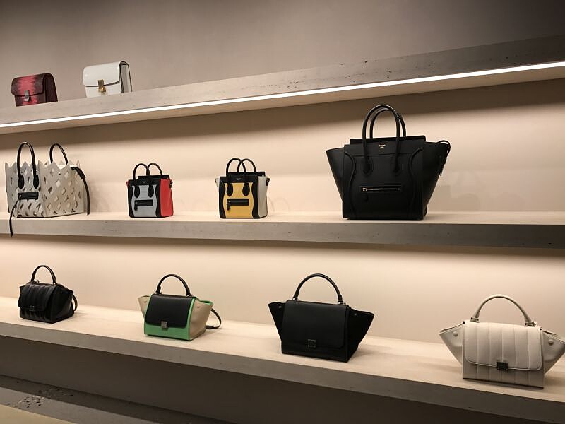 (Celine銀座店有諸多顏色包款可選，亦有銀座限定款！）